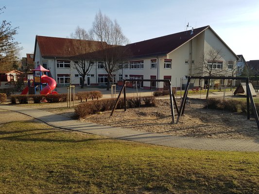 Kita_von_hinten